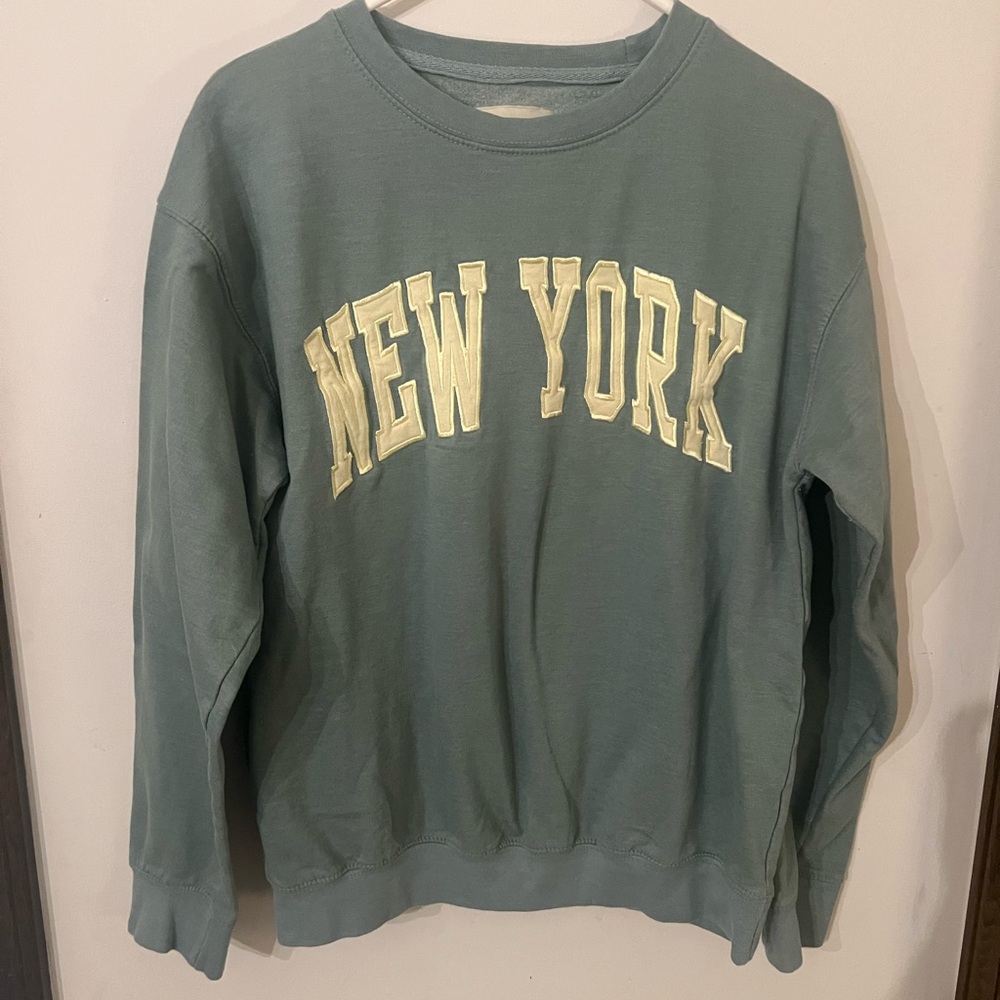 New York Popular NEW YORK Men's Sage Green Embroidered Sweatshirt Size M